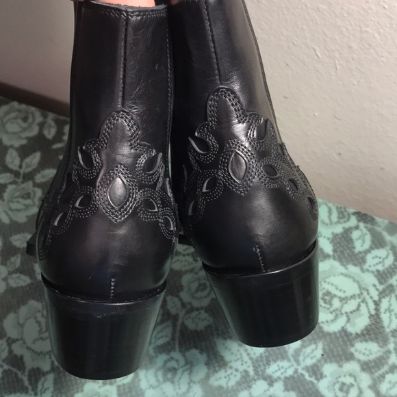 Calvin Klein 205W39NYC Calveta Leather Boots Sz 35 - Picture 5 of 7